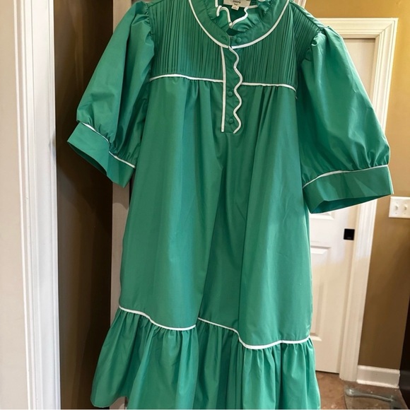 entro Dresses & Skirts - Entro Green Ruffle Dress